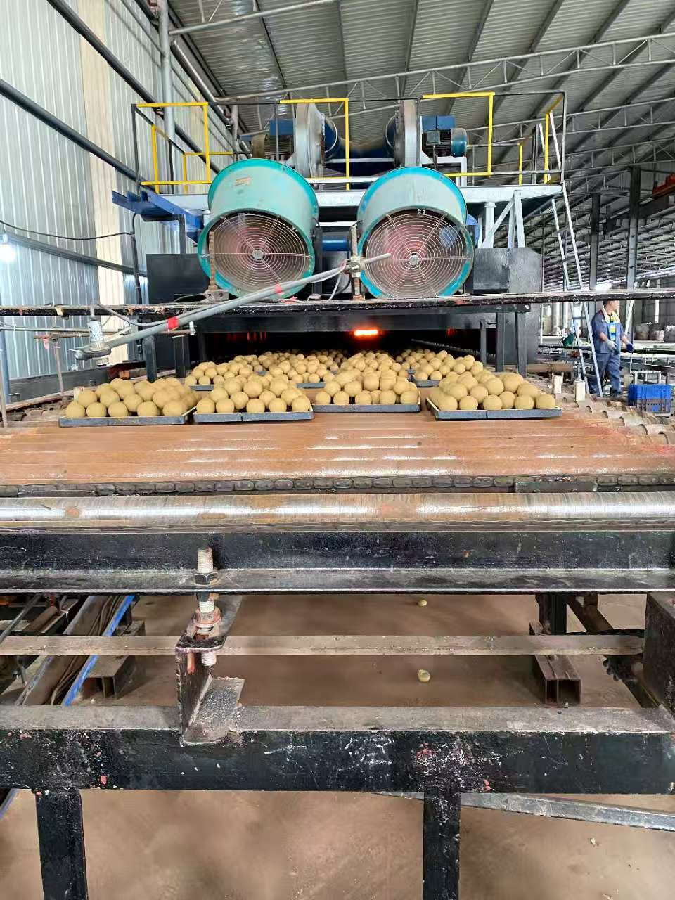 严守质量标准，创建优质工程，树立企业形象