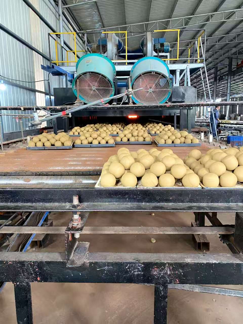 严守质量标准，创建优质工程，树立企业形象